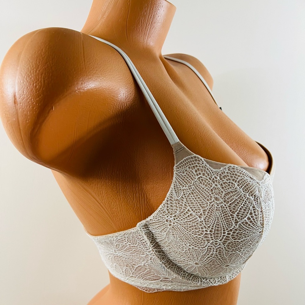 32D Victoria’s Secret Very Sexy Push Up Bra - Picture 2 of 8